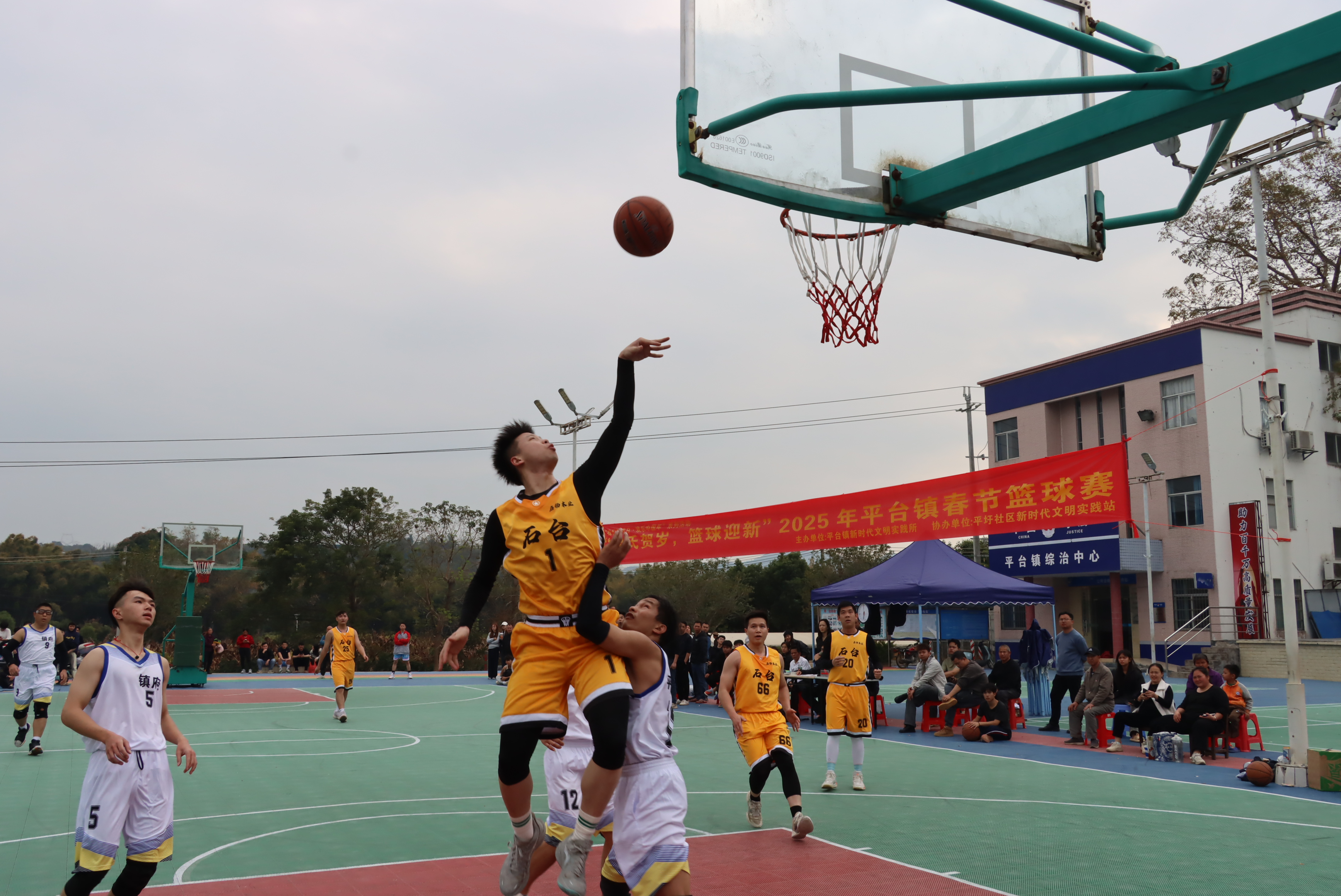 开云体育-哈尔滨举办青少年篮球创新挑战赛，助力地区体育发展