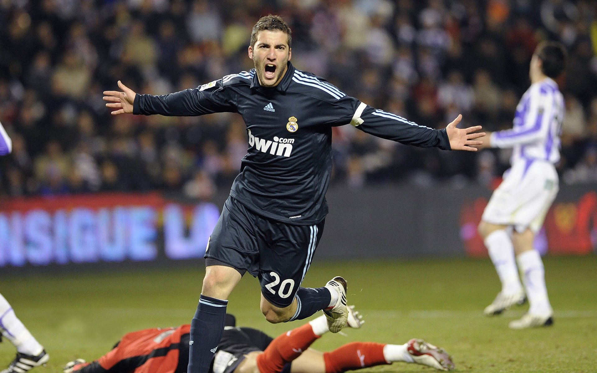 “牛仔3K亲子跑:香港赛道上的家庭欢乐时光”